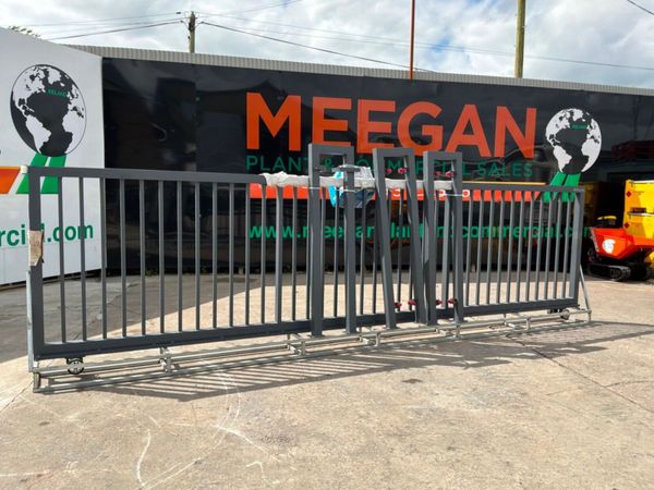 Unused 20ft remote control sliding entrance gate.. 390408186
