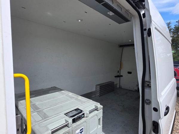 Volkswagen Crafter 2022 Automatic 390551968