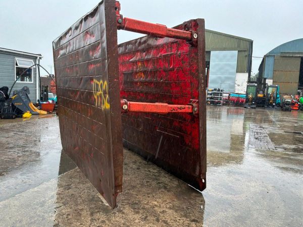 3.5mt x 2.5mt  shoring support / trench box....978 390580579