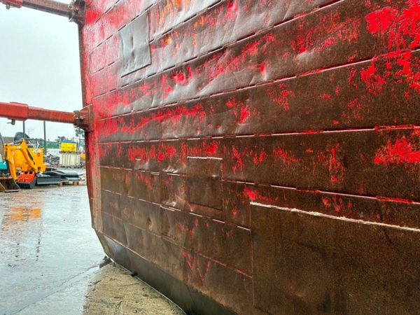 3.5mt x 2.5mt  shoring support / trench box....978 390580587