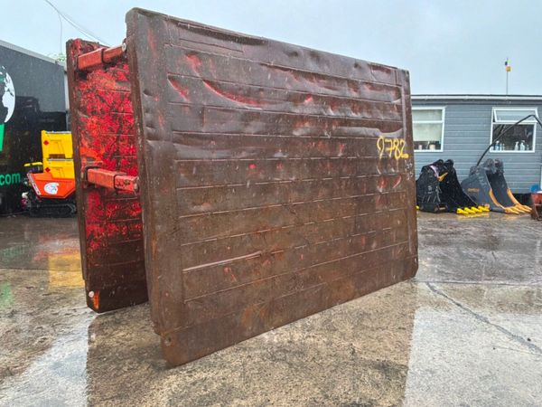 3.5mt x 2.5mt  shoring support / trench box....978 390580592