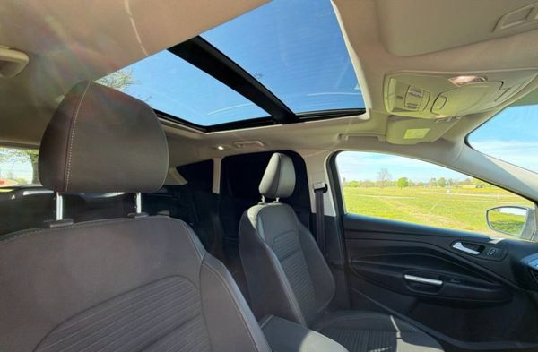 Ford Kuga 2019 commercial 2 seats 390580761