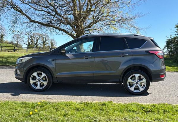 Ford Kuga 2019 commercial 2 seats 390580711