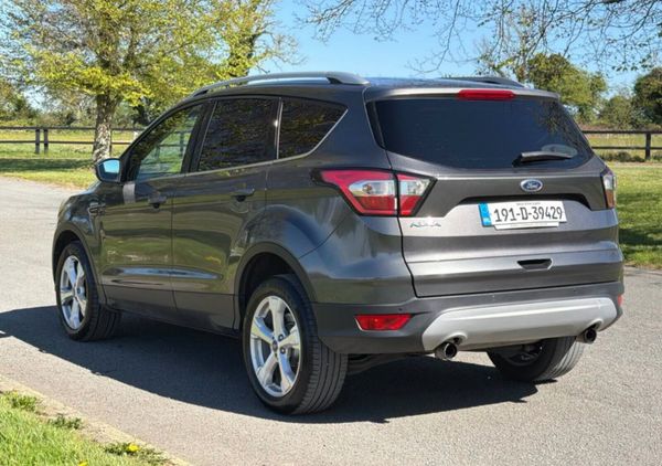 Ford Kuga 2019 commercial 2 seats 390580712