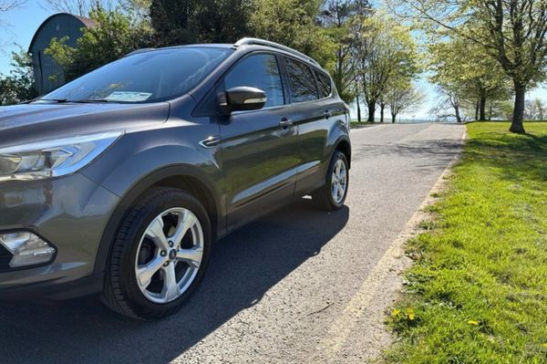 Ford Kuga 2019 commercial 2 seats 390580729