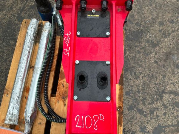 NEW JwB 750 hammer / breaker.....50mm pins....2108 390503450