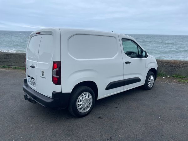 211 Peugeot Partner.. Immaculate.. No VAT 390534624