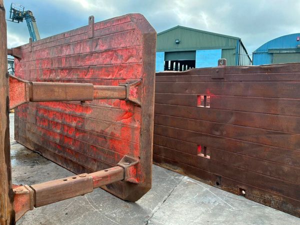 5.1mts x 4.3mts Trench box & riser.........9753. 390642285