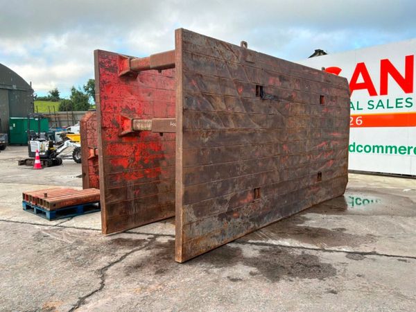 5.1mts x 4.3mts Trench box & riser.........9753. 390642292