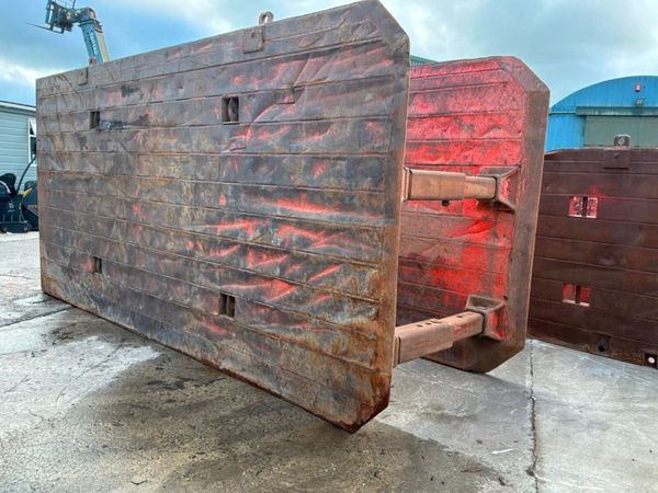 5.1mts x 4.3mts Trench box & riser.........9753. 390642297