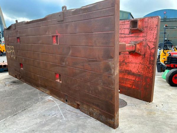 5.1mts x 4.3mts Trench box & riser.........9753. 390642299