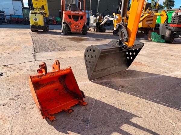 2022... JCB MICRO MINI DIGGER....637 hours....1953 390644605