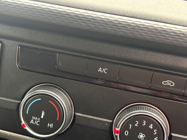 Volkswagen Transporter 390649228