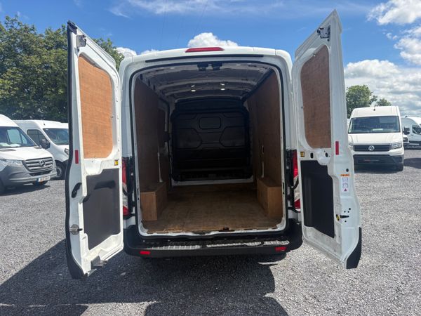 Ford Transit 390654176