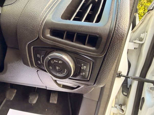Ford Focus  Diesel 2 Seat Commercial DOE 01/27 390632450