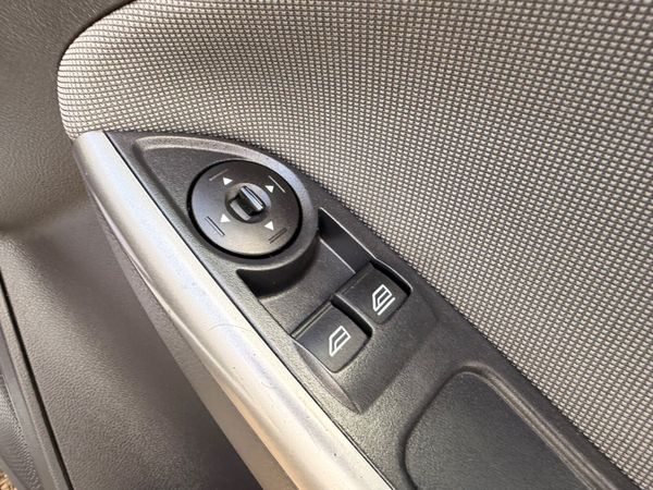 Ford Focus  Diesel 2 Seat Commercial DOE 01/27 390632461