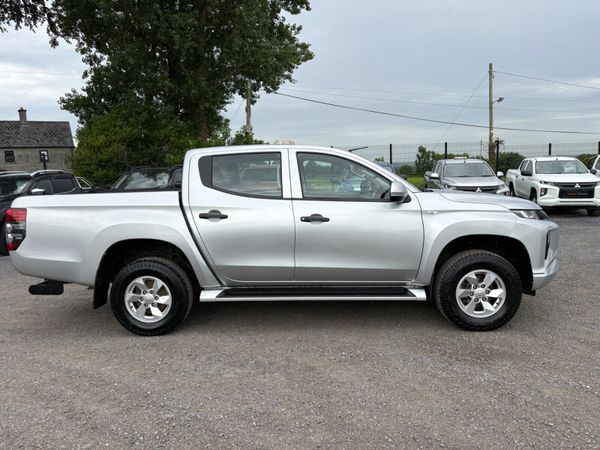 Mitsubishi L200 390772602