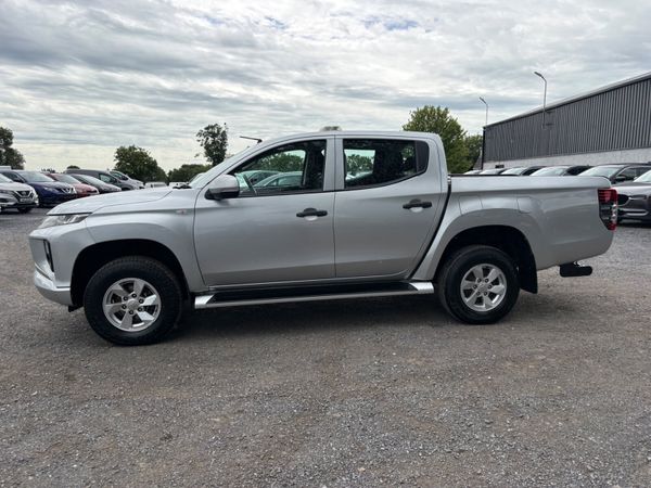 Mitsubishi L200 390772604