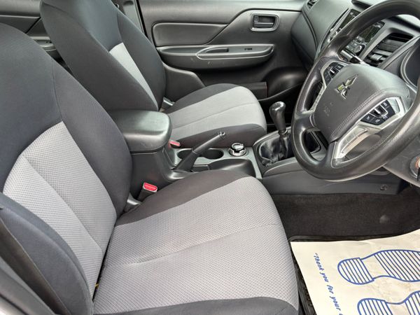 Mitsubishi L200 390772608