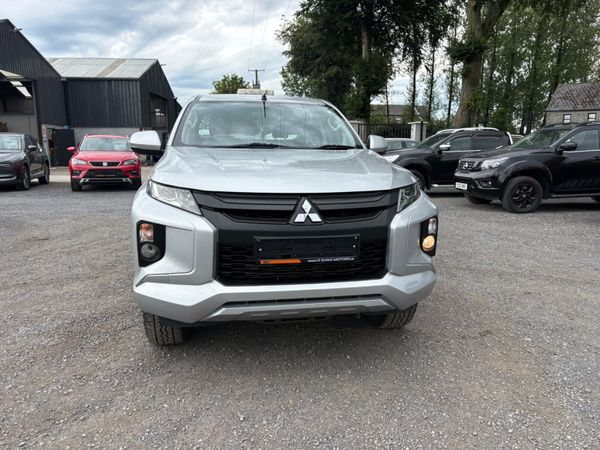 Mitsubishi L200 390772616