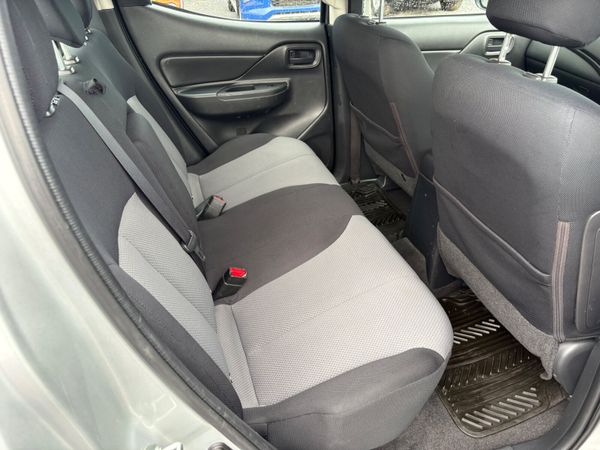Mitsubishi L200 390772619