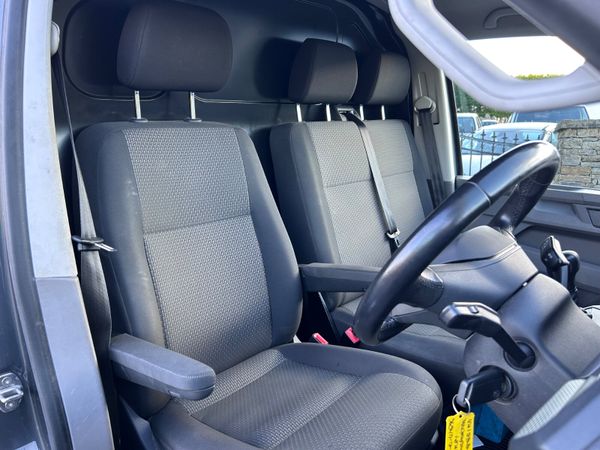 2023 Volkswagen Transporter Auto DSG…. 390840393