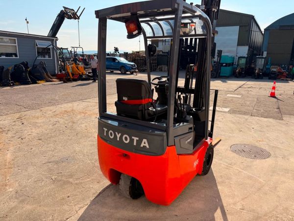 2023...TOYOTA ... 1 TON...electric forklift ....71 390852736