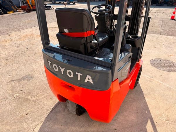 2023...TOYOTA ... 1 TON...electric forklift ....71 390852737
