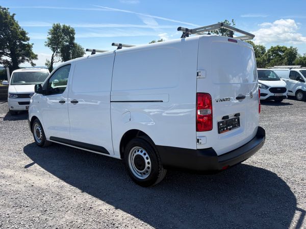Vauxhall Vivaro 390860945