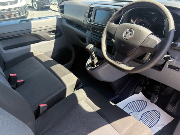 Vauxhall Vivaro 390860953