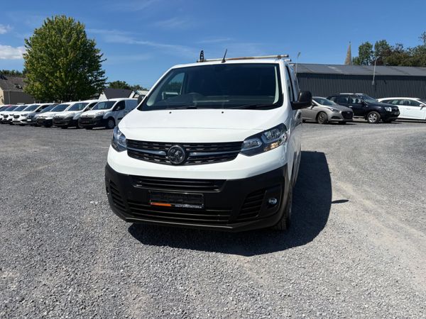 Vauxhall Vivaro 390860956
