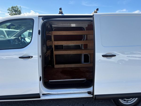 Vauxhall Vivaro 390860958