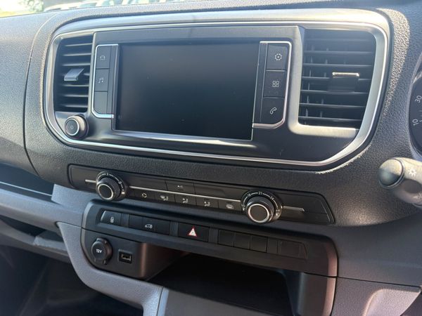 Vauxhall Vivaro 390860965