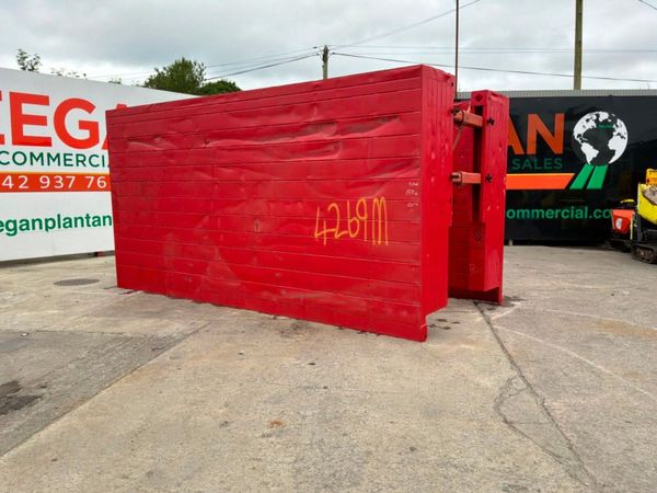 5.0mts Conquip manhole trench box assembly.......4 390950668