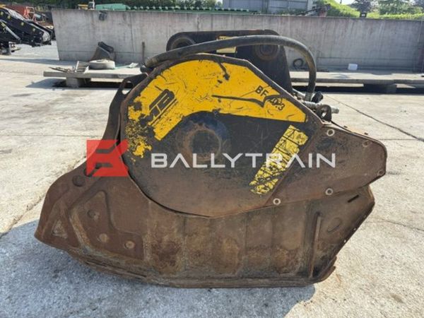 MB BF90.3 Crushing Bucket (20-30Ton) 390961603