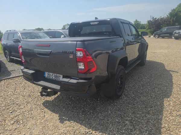 Toyota Hilux GR Sport 2 391058553