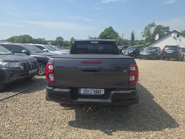Toyota Hilux GR Sport 2 391058554