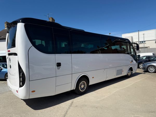 2018 Mercedes unvi voyager gt automatic 391007487