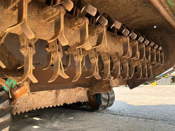 Mitsubishi Hm1560 tracked flail mower.......583. 391157647