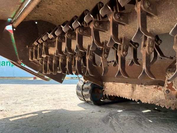Mitsubishi Hm1560 tracked flail mower.......583. 391157656