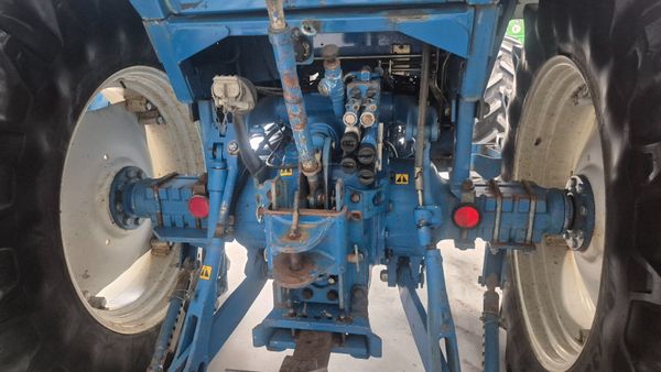FORD 8210 391137574