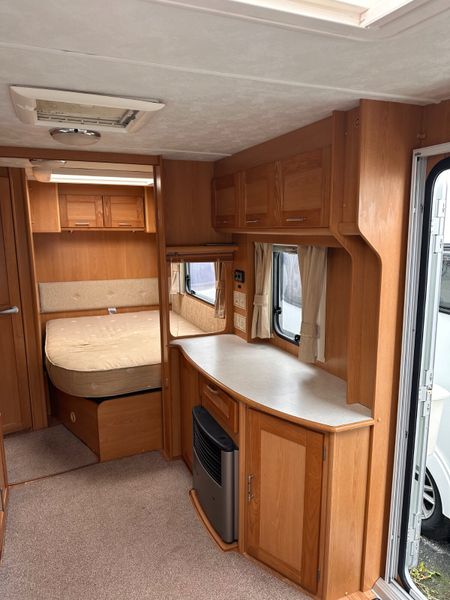 ✨COMPASS MAGNUM 4 BERTH FIXED BED✨ 391242097