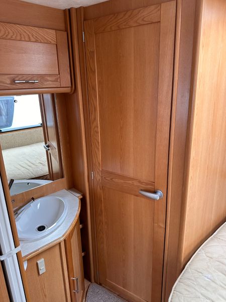 ✨COMPASS MAGNUM 4 BERTH FIXED BED✨ 391242110