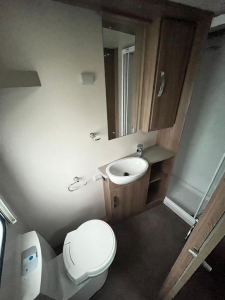 ✨2017 SWIFT ASTBURY 4 BERTH FIXED BED✨ 391243649