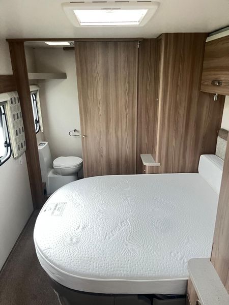 ✨2017 SWIFT ASTBURY 4 BERTH FIXED BED✨ 391243651