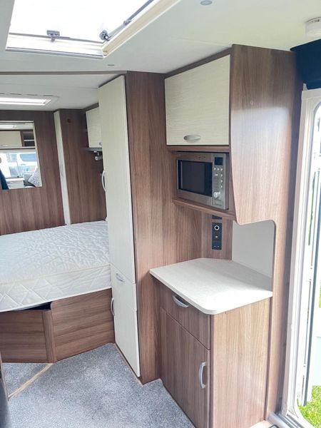 ✨2019 LUNAR VENUS DELUXE 4 BERTH ISLAND BED✨ 391243783