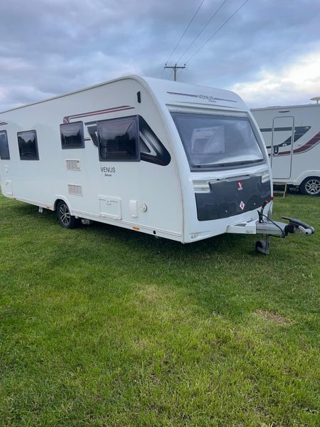 ✨2019 LUNAR VENUS DELUXE 4 BERTH ISLAND BED✨ 391243787