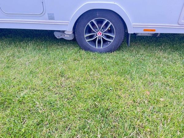 ✨2019 LUNAR VENUS DELUXE 4 BERTH ISLAND BED✨ 391243790