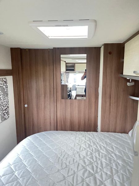 ✨2019 LUNAR VENUS DELUXE 4 BERTH ISLAND BED✨ 391243802