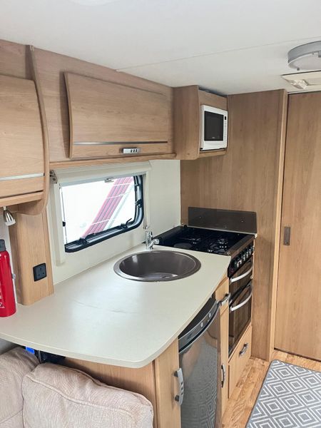 ✨STUNNING LUNAR QUASAR 462 2 BERTH✨ 391245808